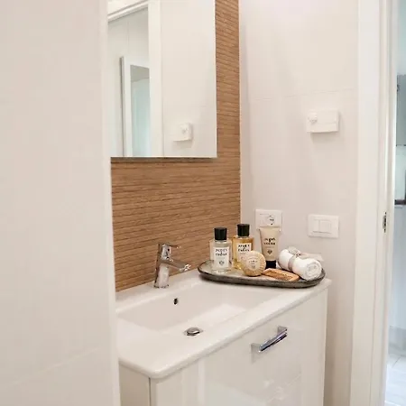 Casa Elena E Sul Di Garda Отель типа 